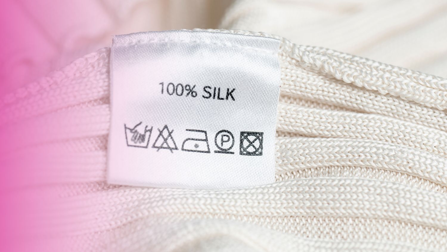 Protégez et sublimez votre soie : conseils pour un lavage parfait